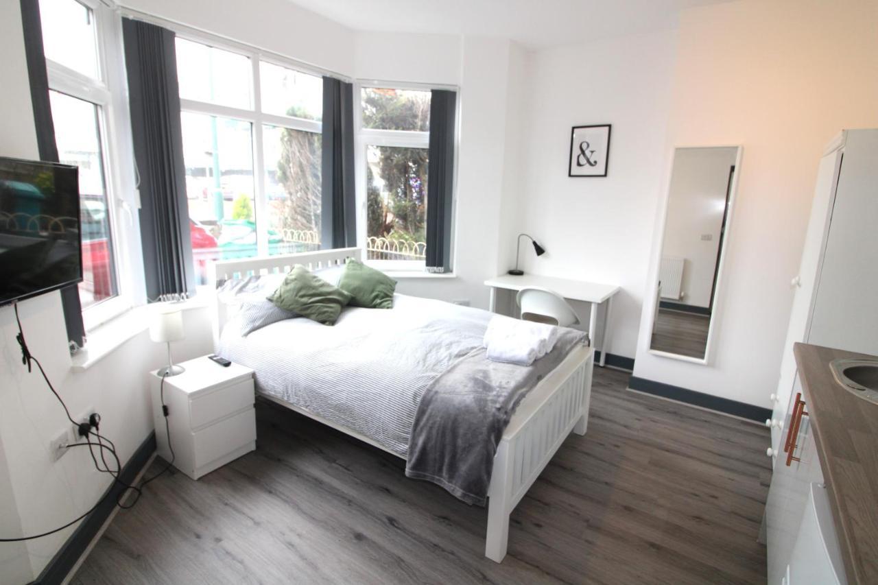 Newly Refurbished Studio, Great Location 8 Studios Nottingham Eksteriør billede