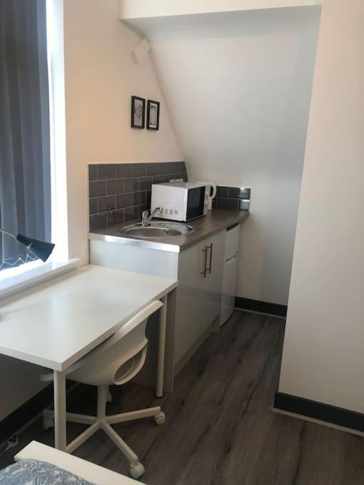 Newly Refurbished Studio, Great Location 8 Studios Nottingham Eksteriør billede
