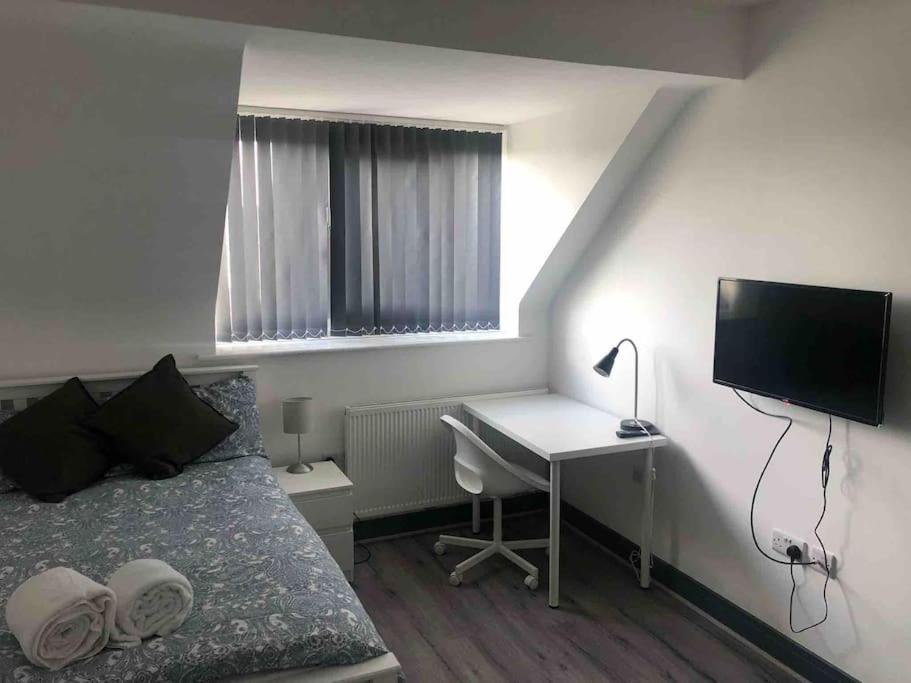 Newly Refurbished Studio, Great Location 8 Studios Nottingham Eksteriør billede
