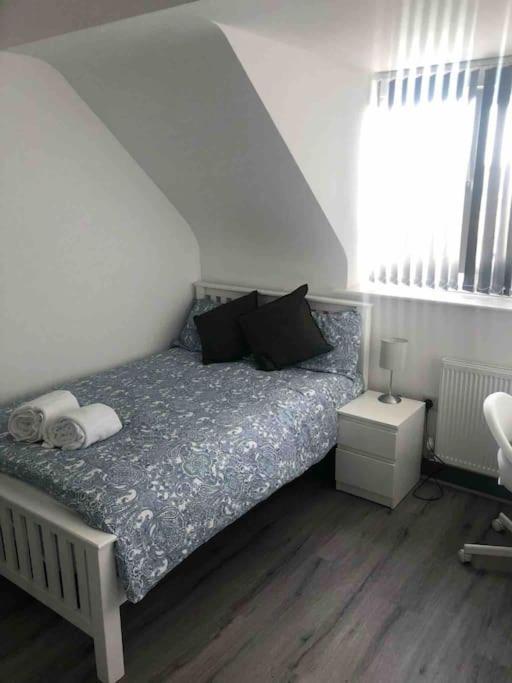 Newly Refurbished Studio, Great Location 8 Studios Nottingham Eksteriør billede